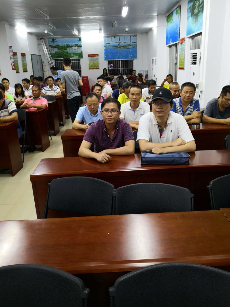 海口擔保觀看“防控非洲豬瘟” 電視夜校主題節目